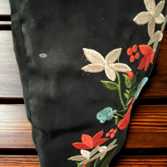 Qupid Miss 10 Embroidered Floral Thigh High Boots Black Faux Suede Size 5.5 - Picture 4 of 16
